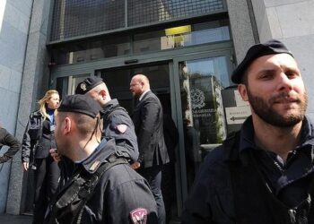 Uzun namlulu silahlarla yakalanmışlardı: İtalya’yı ayağa kaldıran 2 Türk’ün kim olduğu ortaya çıktı