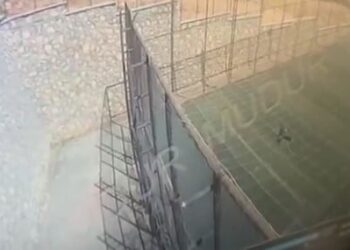 Ortaokul öğrencisi futbol oynarken kalp krizinden hayatını kaybetti