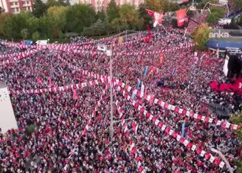 Kurultay davası öncesi CHP’den Tandoğan’da gövde gösterisi