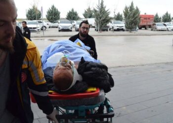 Minibüs jandarma aracına çarptı: 2 asker şehit oldu, 1 kişi öldü