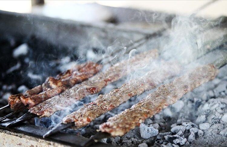 Fransa’nın kebap yasağına Adanalılardan tepki 1 Fransa’nın kebap yasağına Adanalılardan tepki