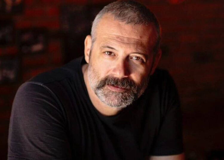 Levent Üzümcü: Yapımcılara listeler gidiyor, ismi olanlar piyasadan siliniyor I Eda Nur Sungur konuştu 1 Levent Üzümcü: Yapımcılara listeler gidiyor, ismi olanlar piyasadan siliniyor I Eda Nur Sungur konuştu