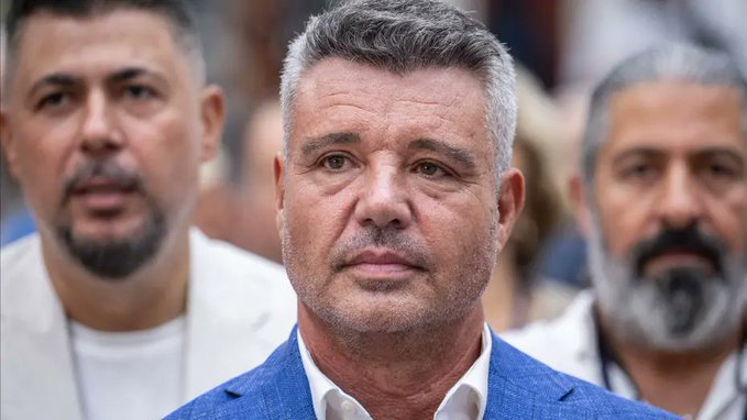 Sadettin Saran: "Mourinho büyük hatalar yaptı ama yalnız bırakıldı" 1 Sadettin Saran: “Mourinho büyük hatalar yaptı ama yalnız bırakıldı”