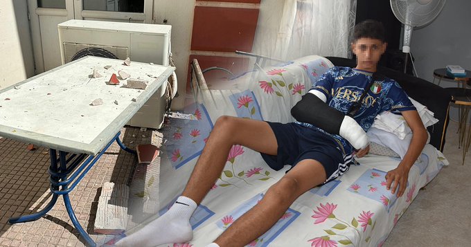 Öğrencilerin şaka anlayışı: Pencereden sarkıttılar, 8 metreden düştü 1 Öğrencilerin şaka anlayışı: Pencereden sarkıttılar, 8 metreden düştü