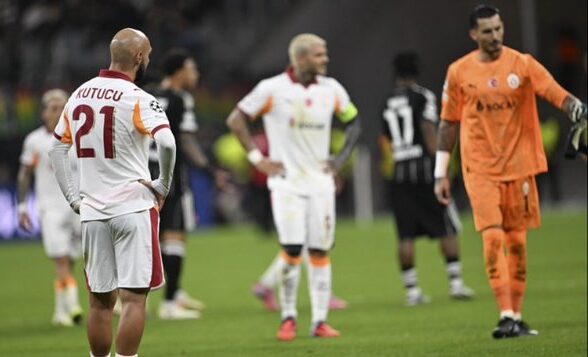 Türk futbol tarihinin en pahalı transferlerinden Uğurcan Çakır, iki maçta 11 gol yedi 1 Türk futbol tarihinin en pahalı transferlerinden Uğurcan Çakır, iki maçta 11 gol yedi