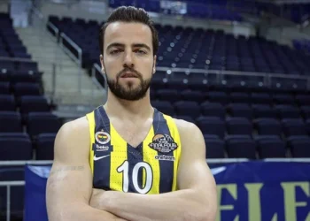 Fenerbahçe’nin kaptanı alkollü araç kullanırken yakalandı, ehliyetine el konuldu