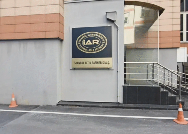 İstanbul Altın Rafinerisi operasyonu: 20 tutuklama, 2 adli kontrol 1 İstanbul Altın Rafinerisi operasyonu: 20 tutuklama, 2 adli kontrol