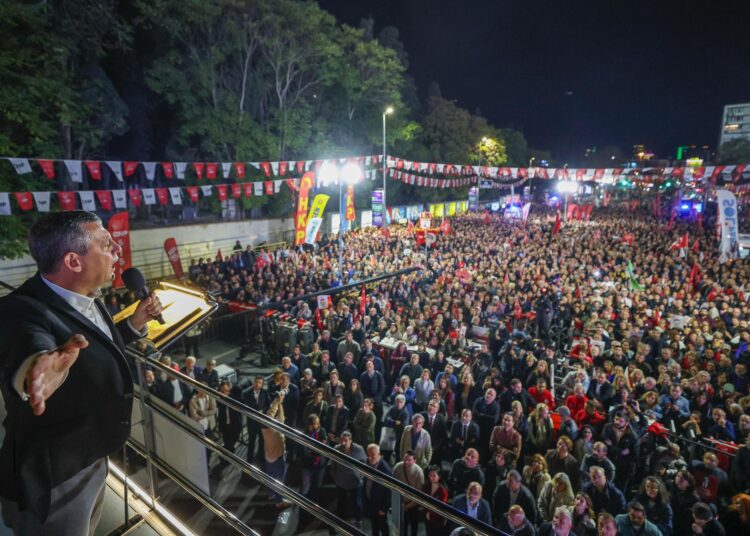 CHP'den Şişli'de görkemli miting: Boykot listesi güncellendi 1 CHP’den Şişli’de görkemli miting: Boykot listesi güncellendi