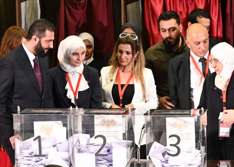 Suriye’de ilk seçimin sonuçları açıklandı: Çoğunluğu Sünni erkekler oluşturuyor 1 Suriye’de ilk seçimin sonuçları açıklandı: Çoğunluğu Sünni erkekler oluşturuyor