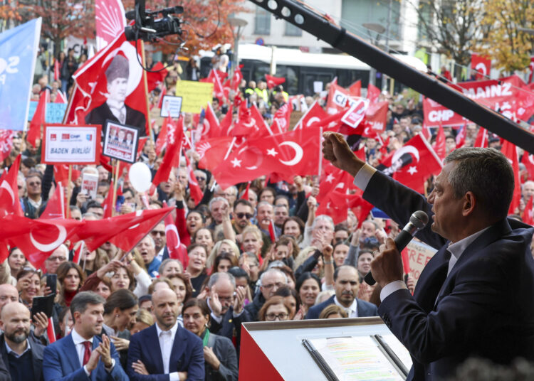 CHP ilk yurt dışı mitingini Brüksel'de düzenledi 1 CHP ilk yurt dışı mitingini Brüksel’de düzenledi