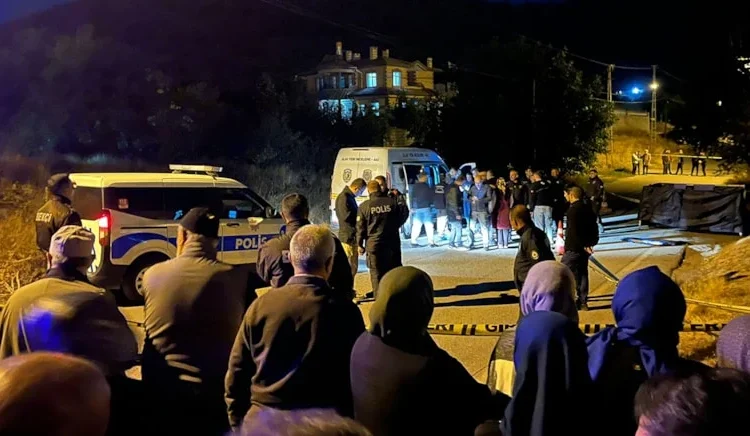 Cami çıkışı kanlı pusu: Talihsiz çift can verdi