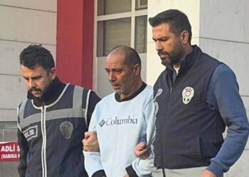 Manisa’da 3 çocuk annesi eşini tüfekle öldüren zanlı tutuklandı