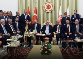 Özgür Özel: 'O fotoğrafları Erdoğan çektirip servis ettirdi' 6 Özgür Özel: ‘O fotoğrafları Erdoğan çektirip servis ettirdi’