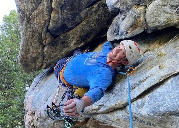 Dünyaca ünlü dağcı El Capitan zirvesinde geçirdiği kaza sonucu hayatını kaybetti 1 Dünyaca ünlü dağcı El Capitan zirvesinde geçirdiği kaza sonucu hayatını kaybetti