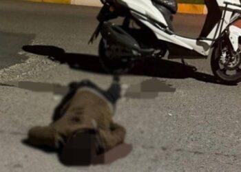 Sırtına bıçak saplı halde hastaneye giderken öldü