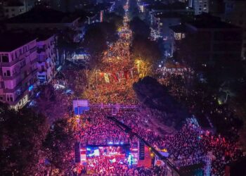 Kadıköy’de on binler ‘Cumhuriyet yürüyüşü’ yaptı