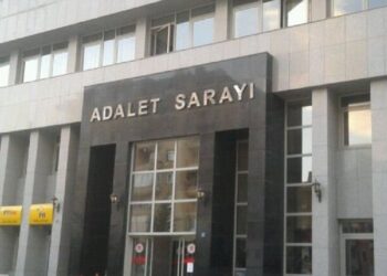 Rüşvetle dosya kapatıp ceza ertelemişler: 22 adliye personeli gözaltında