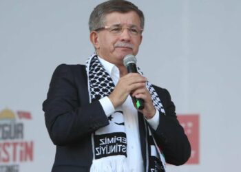 Davutoğlu, Kayseri’de konuşturulmadı: Üniversiteden iptal