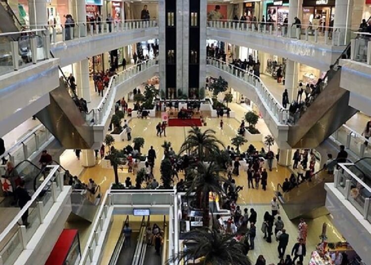AVM'lerde yeme-içme harcamaları yüzde 7,7 azaldı 1 AVM’lerde yeme-içme harcamaları yüzde 7,7 azaldı