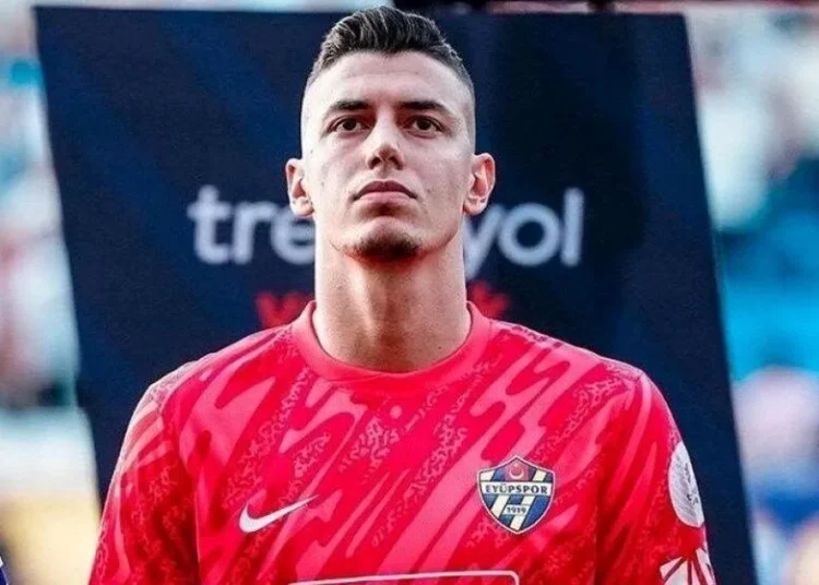 Milli eldiven Berke Özer, TFF’de tuğlayı çekti I Kamil Aslan yazdı