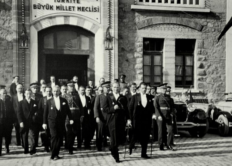 Hüsnü Yusuf Turabiç yazdı I Cumhuriyet soruları…!