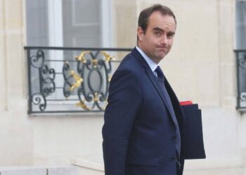 Fransa’da dün hükümeti kuran Başbakan bugün istifa etti