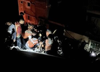 Ateşkesi bozan İsrail’in Gazze saldırılarında 24’ü çocuk 63 Filistinli hayatını kaybetti