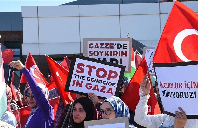 Sumud Filosu'na saldırıya protestolar sürüyor 1 Sumud Filosu’na saldırıya protestolar sürüyor