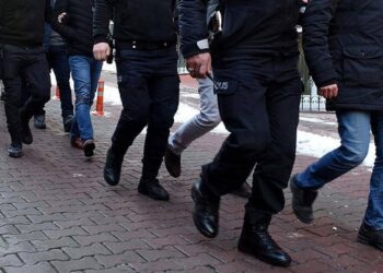 İhale soruşturmasında 6 asker ile 14 sivil gözaltına alındı 7 ‘Hayali işlemlerle suç geliri’ soruşturması: 60 gözaltı kararı