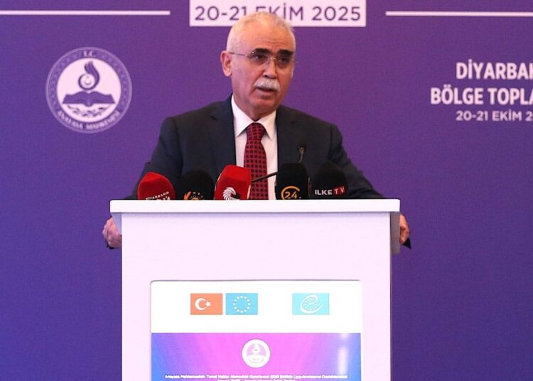 AYM Başkanı Özkaya: Adaletin zedelendiği yerde toplumsal barış yara alır 1 AYM Başkanı Özkaya: Adaletin zedelendiği yerde toplumsal barış yara alır