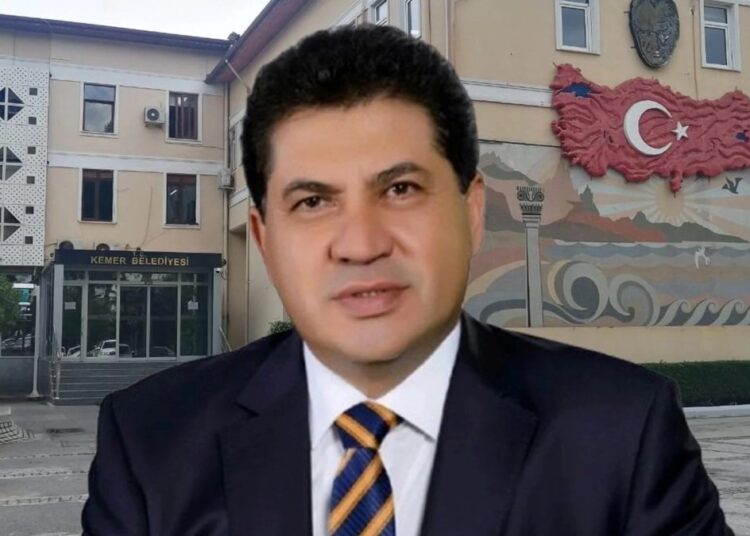 Eski Kemer Belediye Başkanı Gül ‘dolandırıcılıktan’ tutuklandı