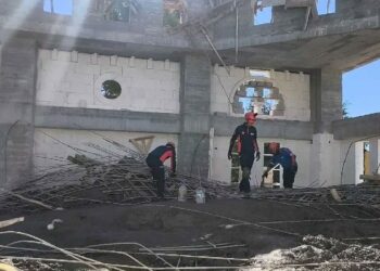 Yapımı devam eden caminin kubbesi çöktü, 1 işçi ağır yaralı