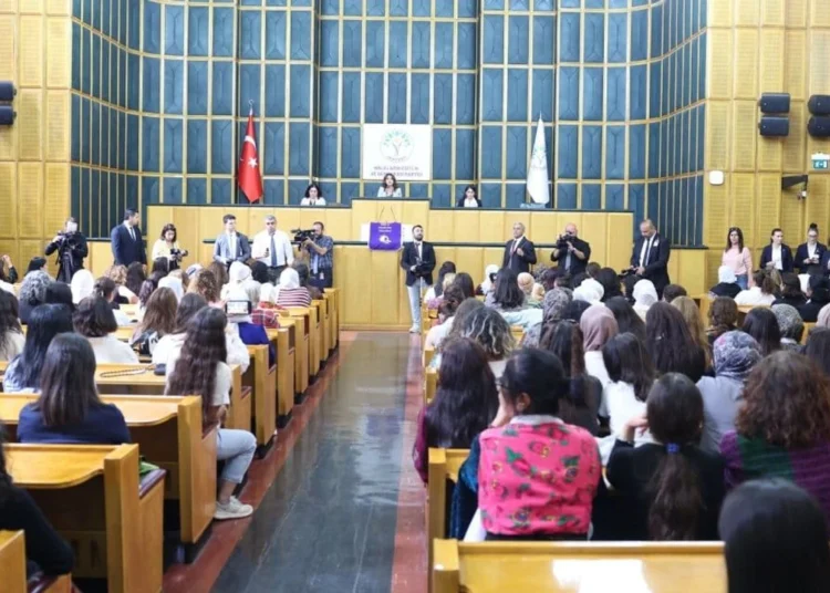 AKP'den Meclis'te 'Öcalan' sloganına tepki: Kesinlikle doğru bulmuyoruz 1 AKP’den Meclis’te ‘Öcalan’ sloganına tepki: Kesinlikle doğru bulmuyoruz