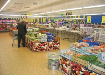Geçim için sınırı aşmak: Türkler market alışverişi için Yunanistan’a gidiyor I Tuna Cevher yazdı