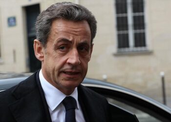 Eski Fransa Cumhurbaşkanı Sarkozy yarın hapse girecek