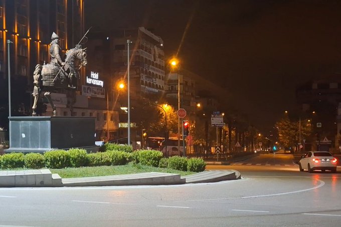 Simav'da deprem: Halk, geceyi dışarıda geçirdi 1 Simav’da deprem: Halk, geceyi dışarıda geçirdi