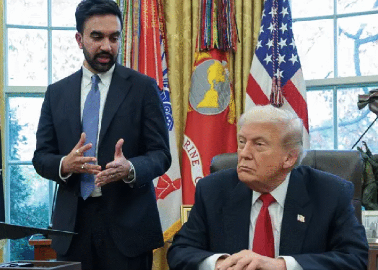 Trump ve Mamdani ilk kez yüz yüze görüştü: 'Faşist' sözü damga vurdu 1 Trump ve Mamdani ilk kez yüz yüze görüştü: ‘Faşist’ sözü damga vurdu