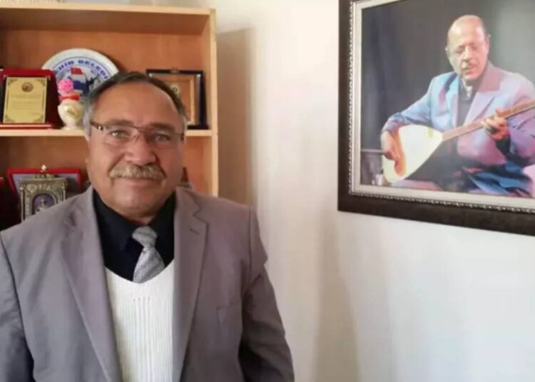 'UNESCO Yaşayan İnsan Hazinesi' ünvanlı davul ustası Adem Göçer, hayatını kaybetti 1 ‘UNESCO Yaşayan İnsan Hazinesi’ ünvanlı davul ustası Adem Göçer, hayatını kaybetti