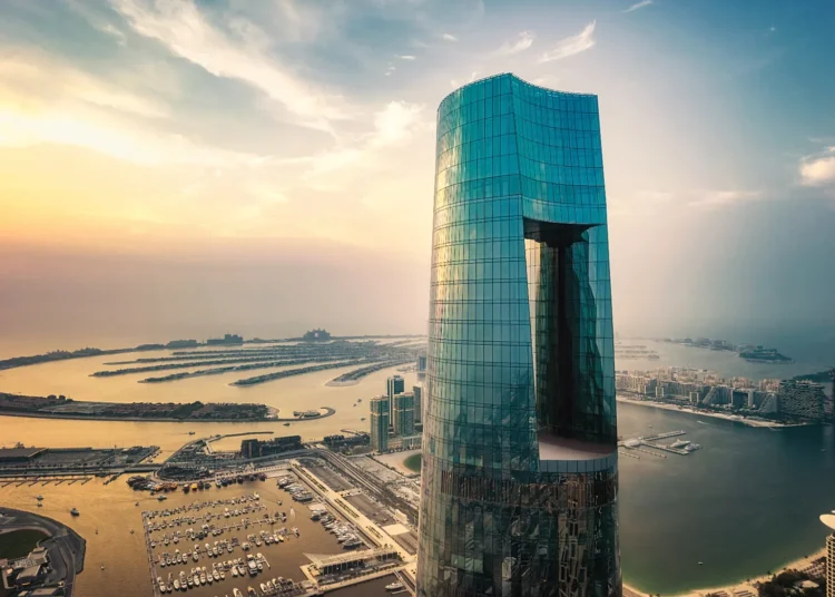 Dünyanın en yüksek oteli Dubai’de açıldı