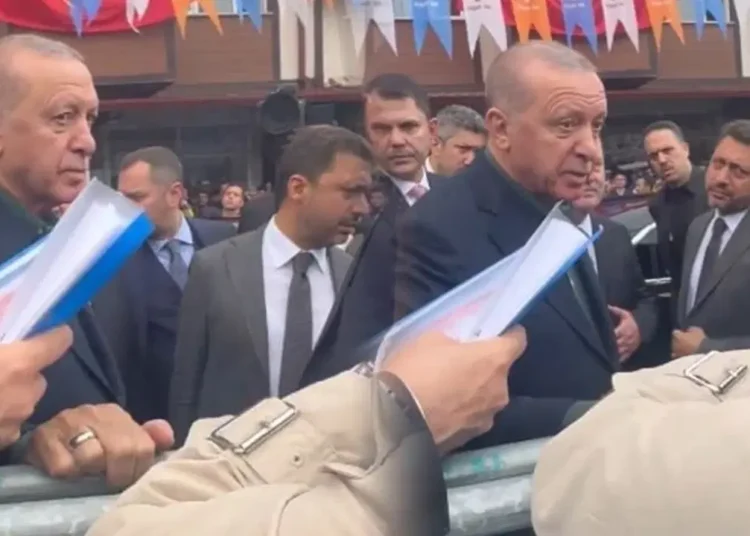 Erdoğan'ın atanamayan gence "yalan konuşuyorsun" çıkışı tepkilerin odağında 1 Erdoğan’ın atanamayan gence “yalan konuşuyorsun” çıkışı tepkilerin odağında