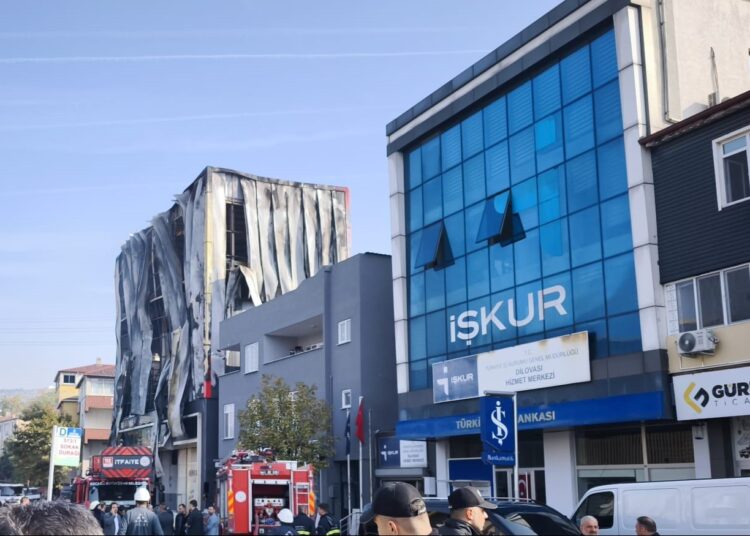 Dilovası’ndaki iş cinayetinde 7 kişi tutuklandı 1 Dilovası’ndaki iş cinayetinde 7 kişi tutuklandı