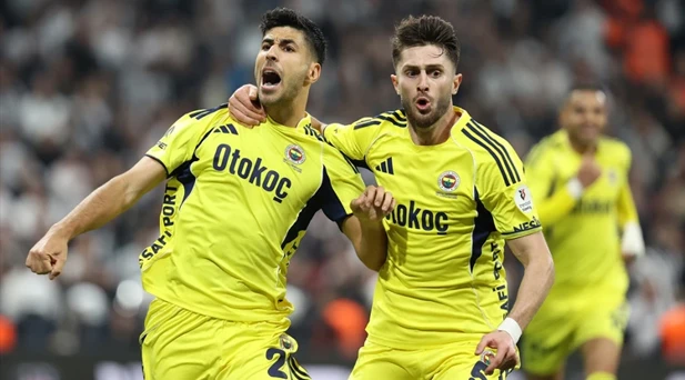 Derbide geriden gelen Fenerbahçe, Beşiktaş'ı 3-2 yendi 1 Derbide geriden gelen Fenerbahçe, Beşiktaş’ı 3-2 yendi