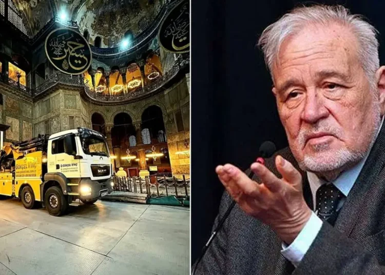 Ayasofya’ya sokulan kamyona Ortaylı’dan tepki: Anthemios’a mı sordular Mimar Sinan’a mı?