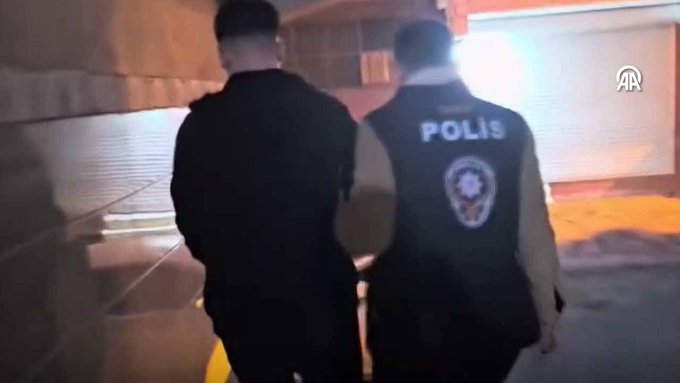 29 kentte "fal, büyü dolandırıcılığı" operasyonu: 62 şüpheli yakalandı 1 29 kentte “fal, büyü dolandırıcılığı” operasyonu: 62 şüpheli yakalandı
