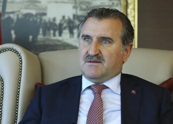 Bakan Bak: Temiz futbol için kararlıyız, kim ne yaptıysa hesabı sorulacak