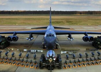 Müdahale hazırlığı mı: ABD’nin dev bombardıman uçağı Venezuela semalarında