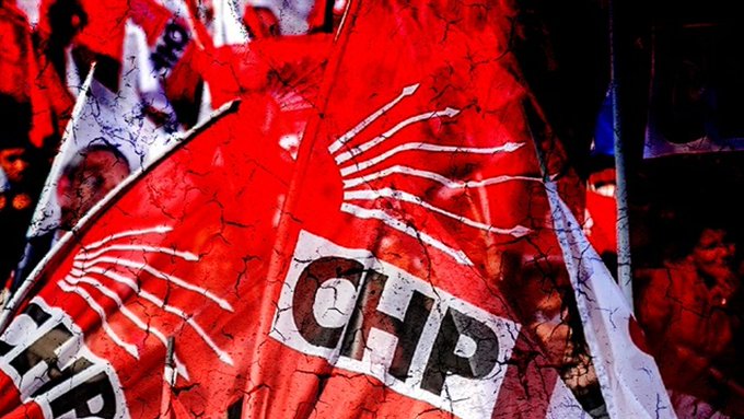 Özel'in açıklaması sonrası CHP'de istifa dalgası başladı 1 CHP’li 16 eski vekilden Özel’e ‘yolsuzlukların üzerini örtme’ çağrısı