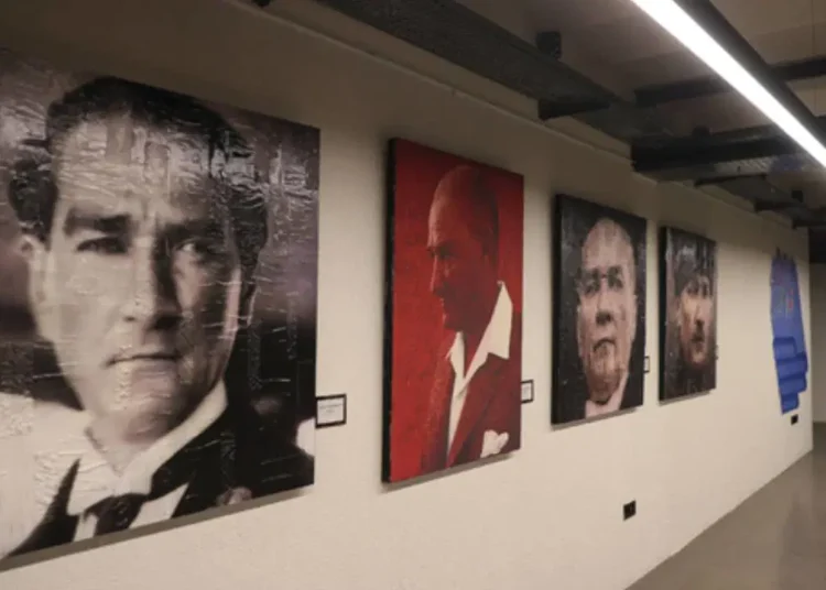 Sosyal medya tepkilerinin ardından 'Şapkalarla Atatürk' sergisi iptal edildi 1 Sosyal medya tepkilerinin ardından ‘Şapkalarla Atatürk’ sergisi iptal edildi