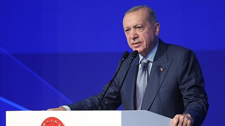 Erdoğan: İnsan hakları cellatlarının demokrasimize çıkardığı faturaları hala ödüyoruz 1 CHP’yi hedef alan Erdoğan: Yolsuzlukları perdelemek için kolluk kuvvetlerine saldırıyorlar