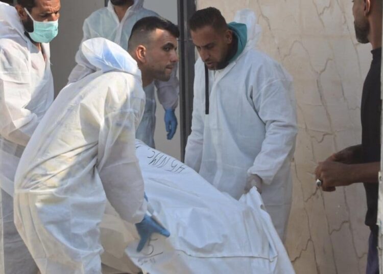 İsrail'in teslim ettiği Filistinlilerin naaşlarında yine işkence izlerine rastlandı 1 İsrail’in teslim ettiği Filistinlilerin naaşlarında yine işkence izlerine rastlandı